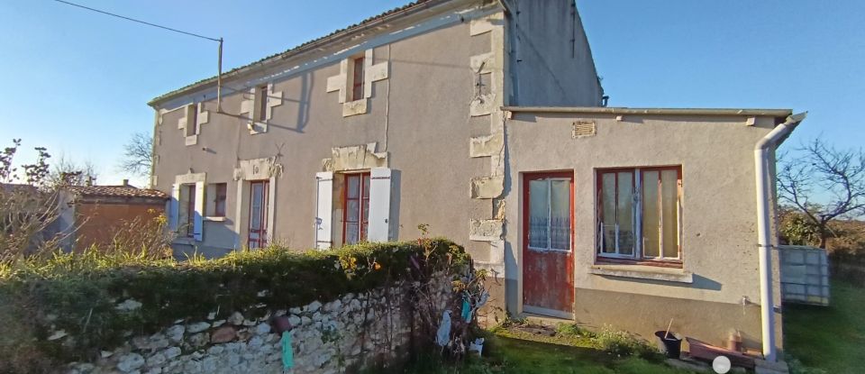 House 4 rooms of 79 m² in Saint-Léger-de-Montbrun (79100)