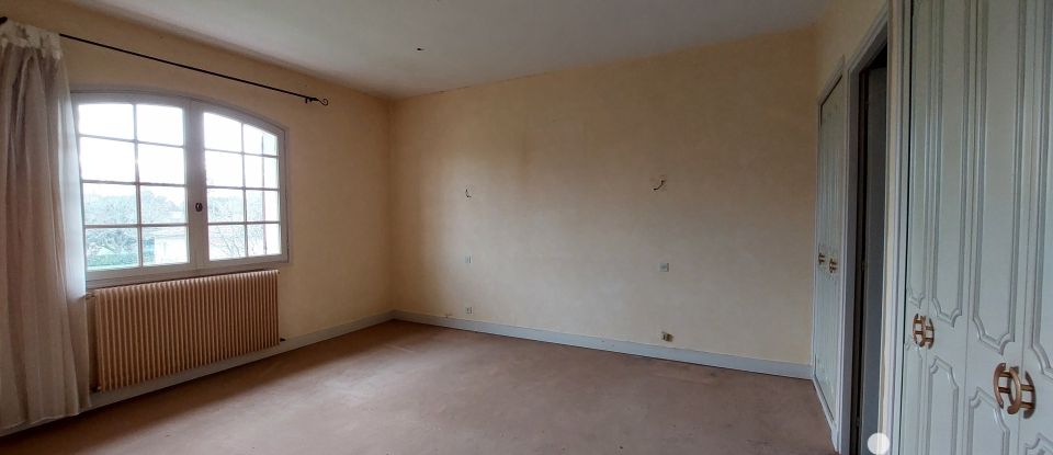 Maison 7 pièces de 200 m² à Carignan-de-Bordeaux (33360)