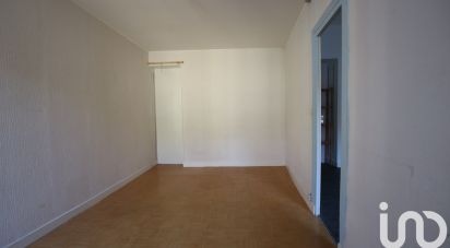 Apartment 2 rooms of 44 m² in Pau (64000)