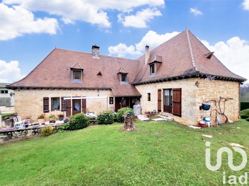 Maison 6 pièces de 150 m² à Salignac-Eyvigues (24590)