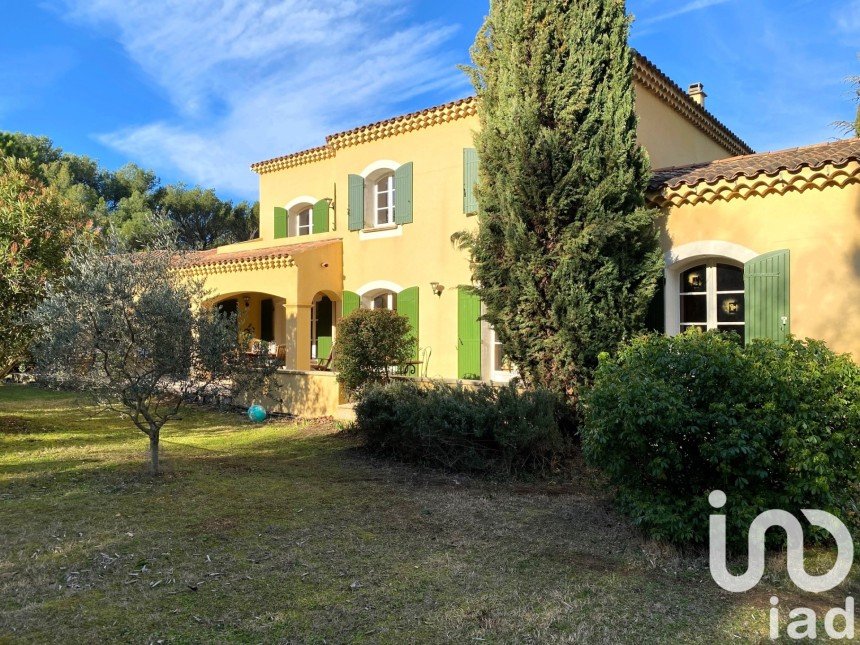 Traditional house 7 rooms of 204 m² in Carpentras (84200)