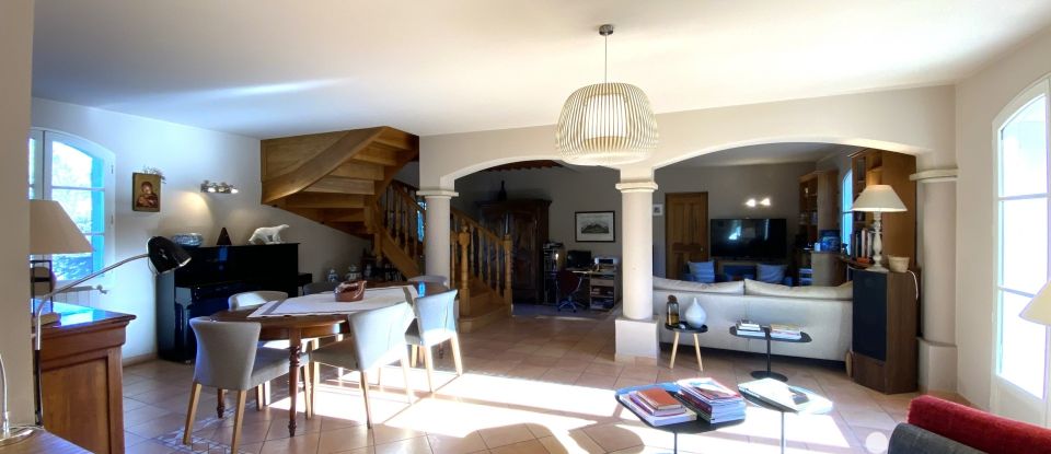 Traditional house 7 rooms of 204 m² in Carpentras (84200)