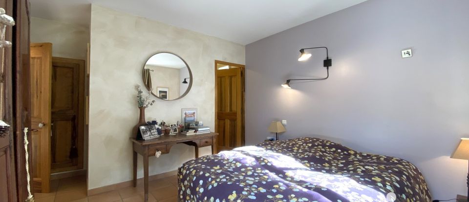 Traditional house 7 rooms of 204 m² in Carpentras (84200)