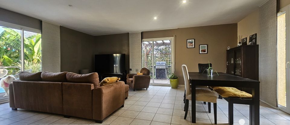 Maison 7 pièces de 141 m² à Meauzac (82290)