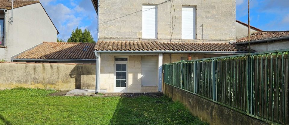 Maison de village 12 pièces de 264 m² à Guîtres (33230)