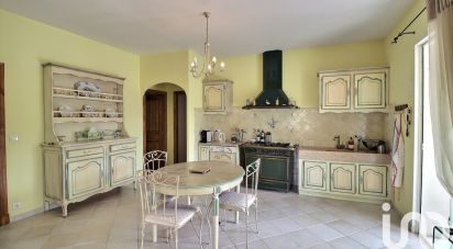 Traditional house 4 rooms of 220 m² in Aubagne (13400)