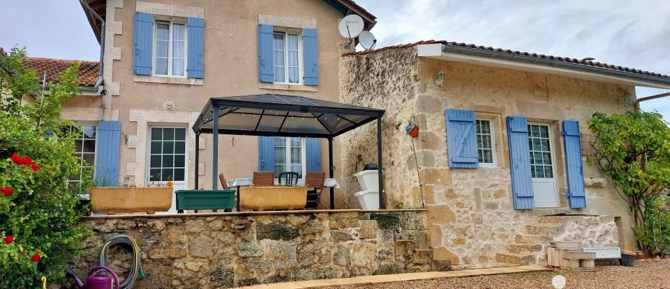 Maison de campagne 4 pièces de 146 m² à Saint-Vivien (24230)