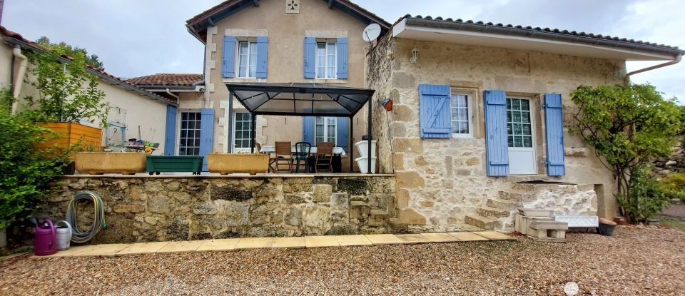 Maison de campagne 4 pièces de 146 m² à Saint-Vivien (24230)