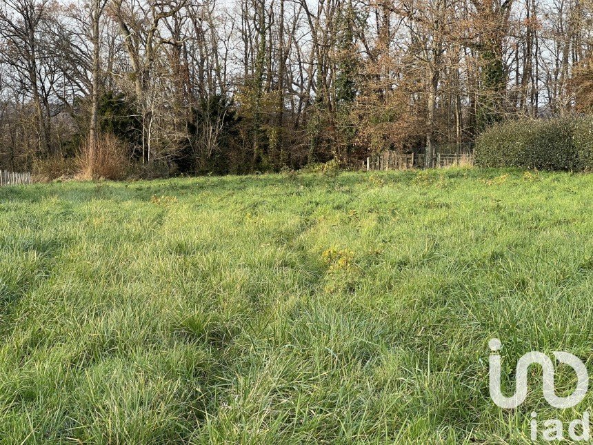 Land of 2,500 m² in Rilly-sur-Loire (41150)