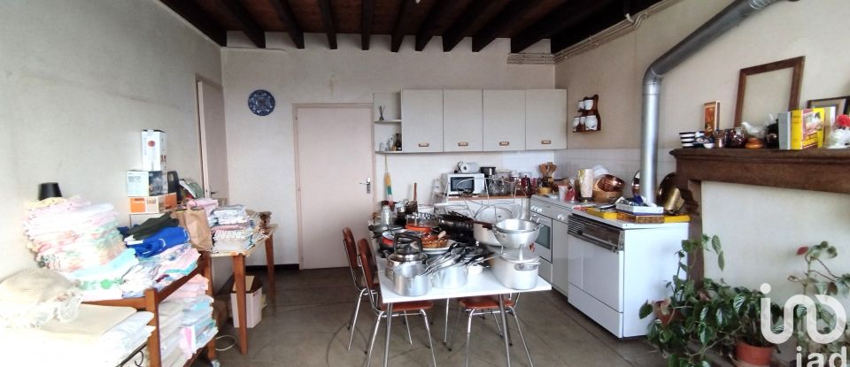 House 3 rooms of 74 m² in Saint-Cyr-des-Gâts (85410)