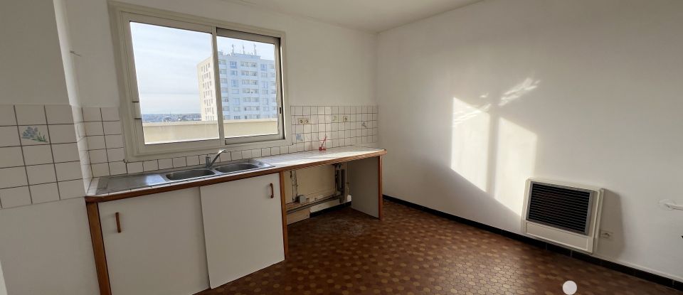 Apartment 6 rooms of 92 m² in Cholet (49300)