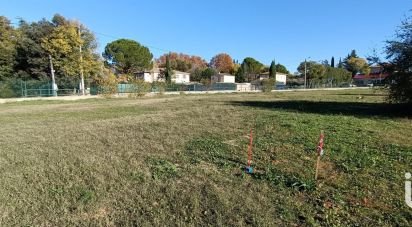 Land of 600 m² in Carpentras (84200)