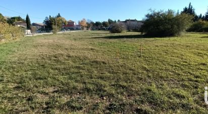 Land of 600 m² in Carpentras (84200)