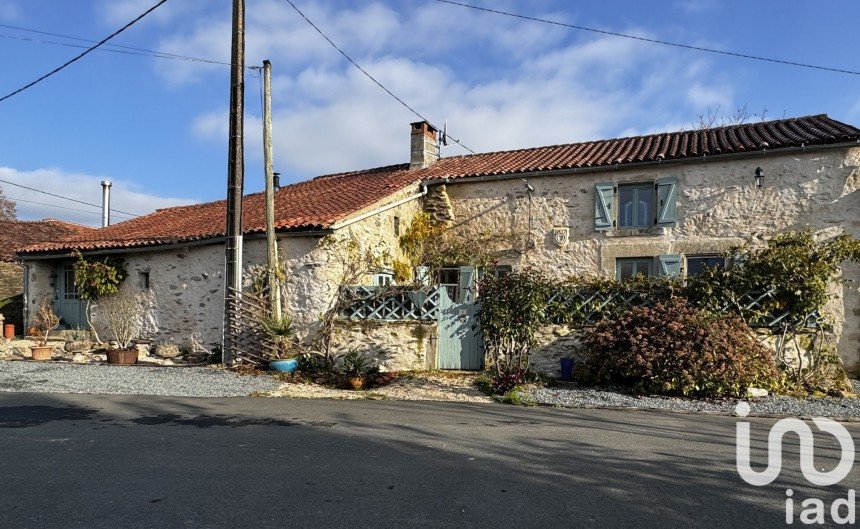 Maison 8 pièces de 200 m² à Vouvant (85120)