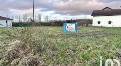 Land of 990 m² in Bellocq (64270)