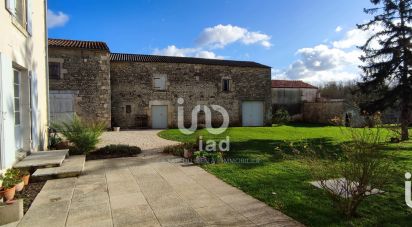 Maison 7 pièces de 218 m² à Doix lès Fontaines (85200)