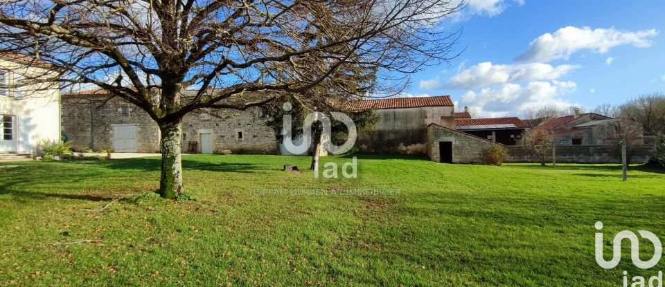 Maison 7 pièces de 218 m² à Doix lès Fontaines (85200)