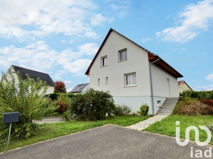 Traditional house 7 rooms of 120 m² in Richwiller (68120)