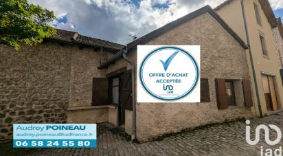 Village house 3 rooms of 57 m² in Rosières (43800)