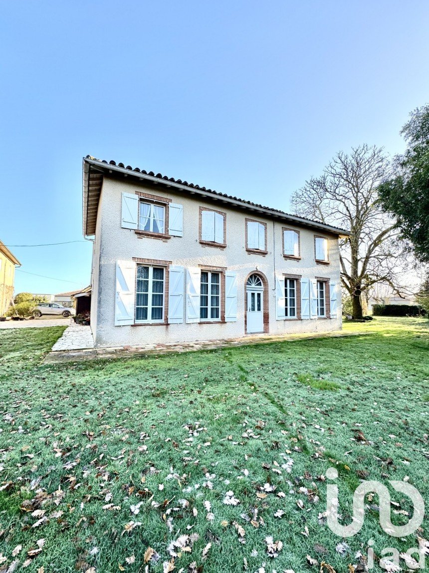 Traditional house 7 rooms of 230 m² in Montauban (82000)