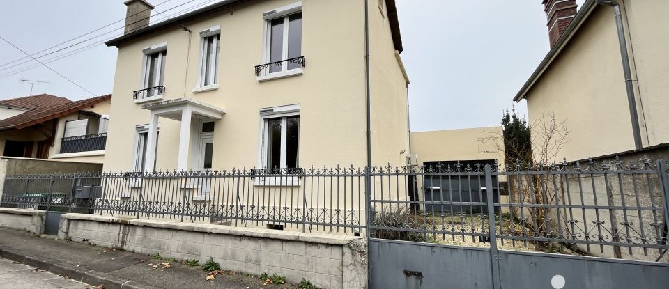 Maison 7 pièces de 133 m² à Sainte-Savine (10300)