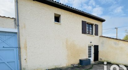 Village house 6 rooms of 111 m² in Roullet-Saint-Estèphe (16440)