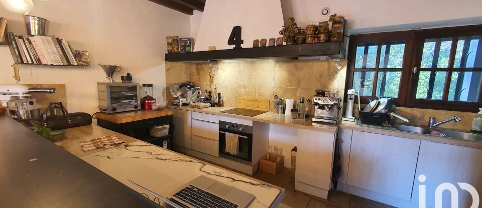 Mas 4 pièces de 145 m² à Tarascon (13150)