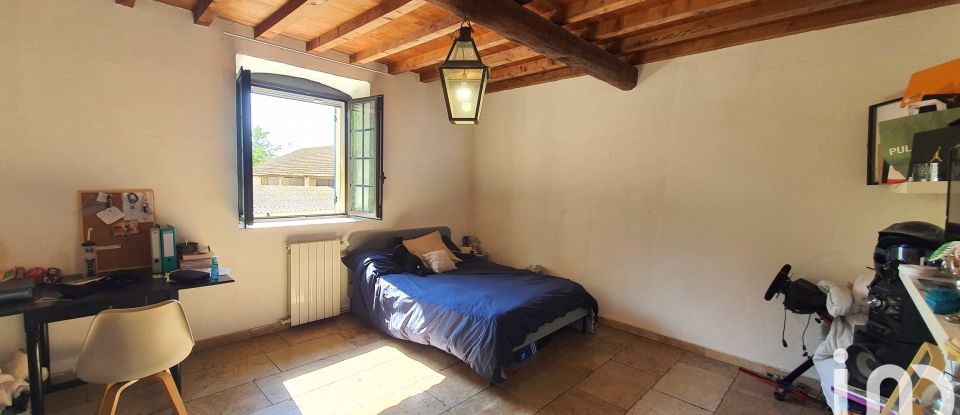 Mas 4 pièces de 145 m² à Tarascon (13150)