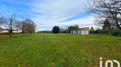 Land of 4,955 m² in Le Vigeant (86150)