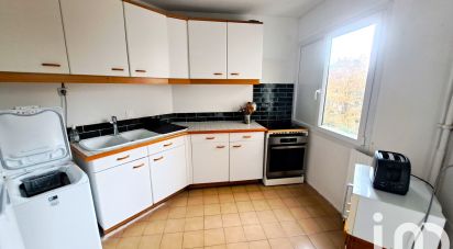 Apartment 4 rooms of 90 m² in Massy (91300)