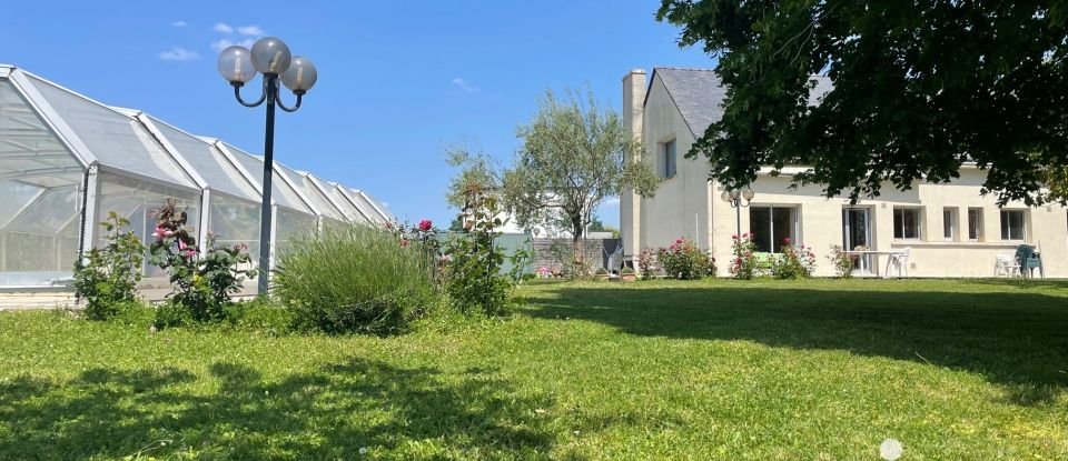 Maison traditionnelle 7 pièces de 215 m² à Saint-Melaine-sur-Aubance (49610)