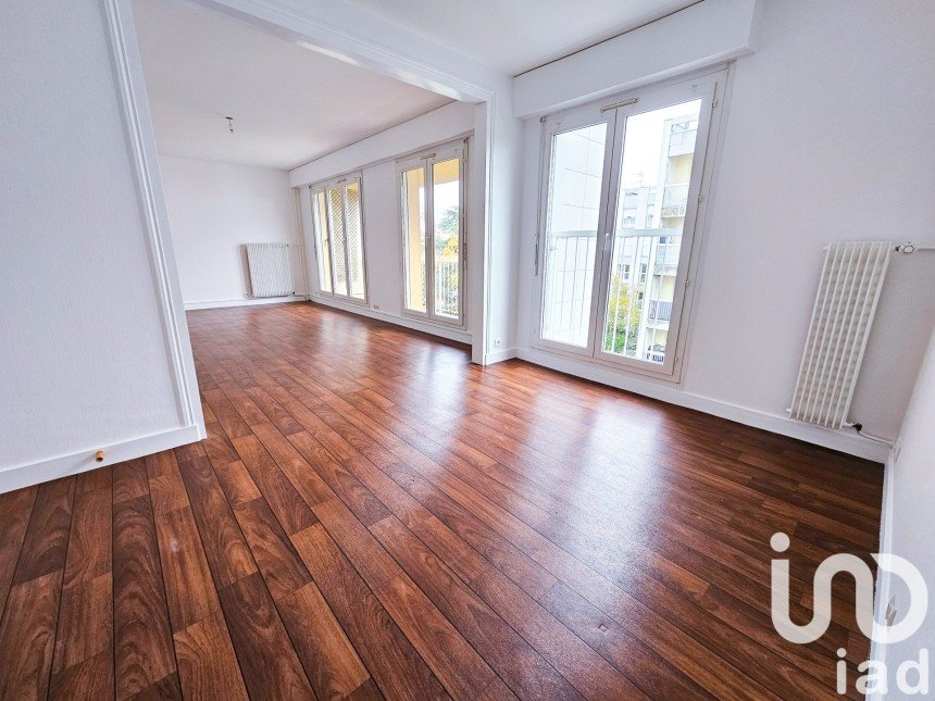 Appartement 5 pièces de 93 m² à Chartres (28000)