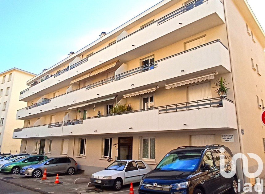 Apartment 3 rooms of 62 m² in Toulon (83000)