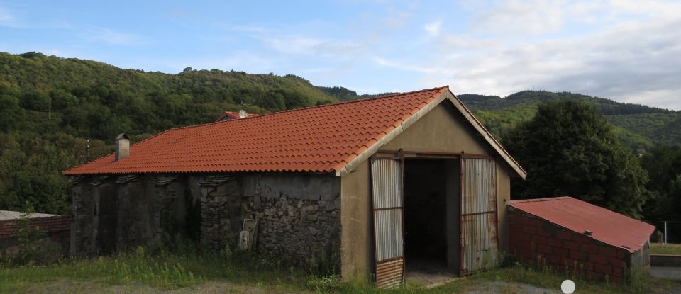 Ferme 5 pièces de 115 m² à Labastide-Rouairoux (81270)