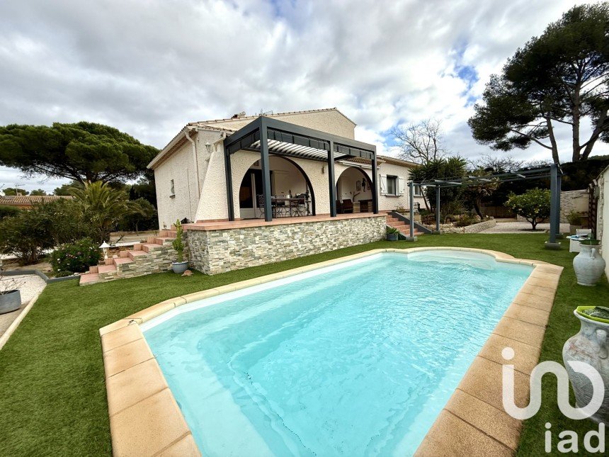 House 7 rooms of 125 m² in Six-Fours-les-Plages (83140)