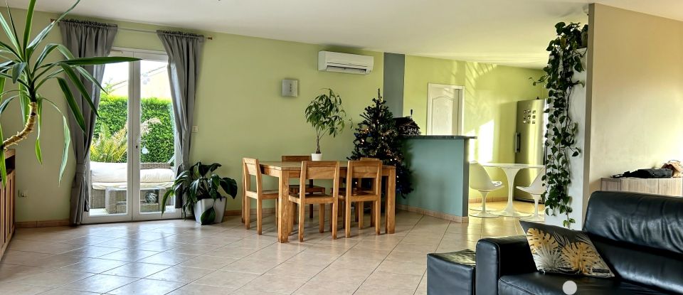 Pavilion 6 rooms of 164 m² in Izon (33450)