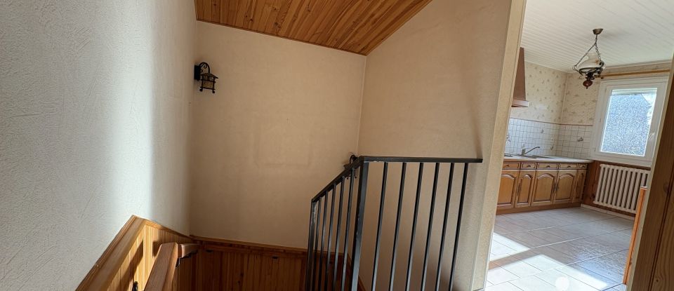 Traditional house 5 rooms of 82 m² in Villebernier (49400)