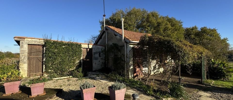 Maison 6 pièces de 188 m² à Saint-Bonnet-sur-Gironde (17150)