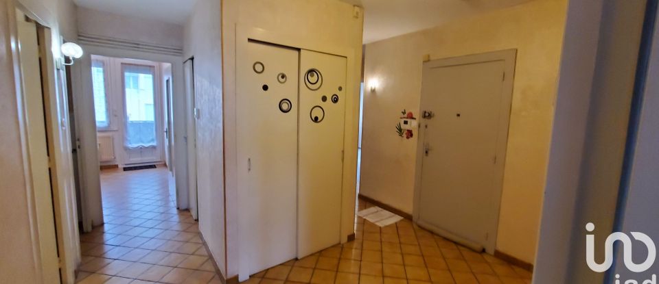 Apartment 3 rooms of 72 m² in Clermont-Ferrand (63000)