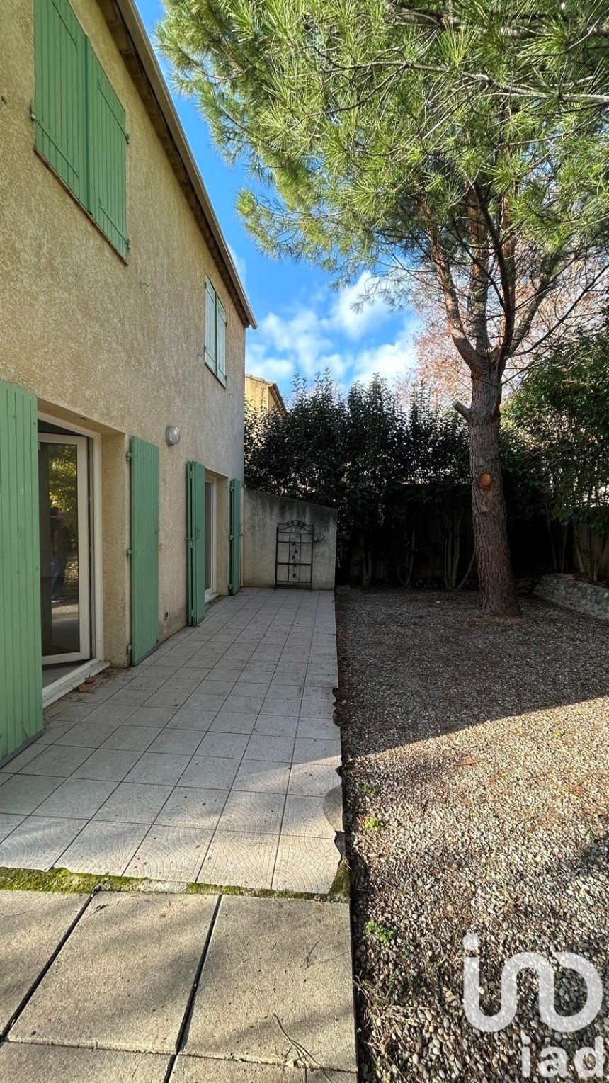 House 4 rooms of 94 m² in MONTFAVET (84140)