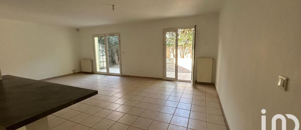 House 4 rooms of 94 m² in MONTFAVET (84140)