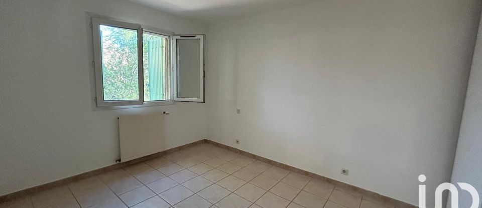 House 4 rooms of 94 m² in MONTFAVET (84140)