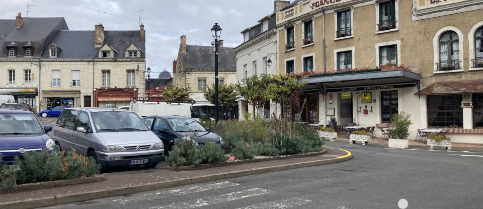 Maison de ville 7 pièces de 196 m² à La Chartre-sur-le-Loir (72340)