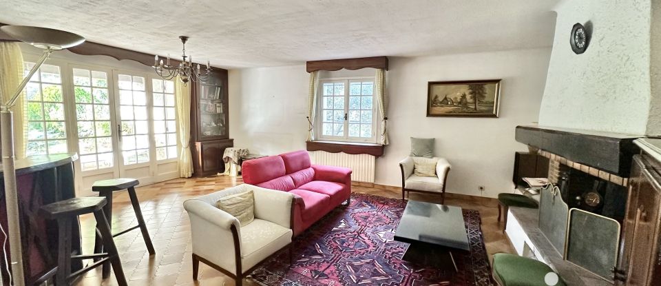 Maison 7 pièces de 176 m² à Gémenos (13420)