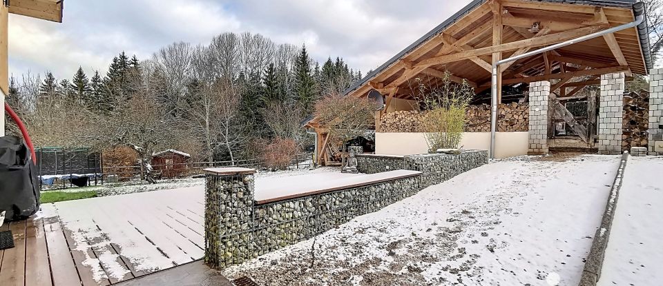 Ferme 8 pièces de 200 m² à Saint-André-de-Boëge (74420)