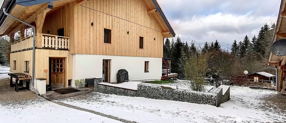 Ferme 8 pièces de 200 m² à Saint-André-de-Boëge (74420)