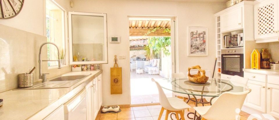 House 7 rooms of 156 m² in Sainte-Maxime (83120)