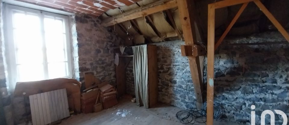 Maison 7 pièces de 115 m² à Larodde (63690)