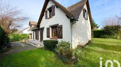 Maison traditionnelle 6 pièces de 135 m² à Saint-Jean-de-la-Ruelle (45140)