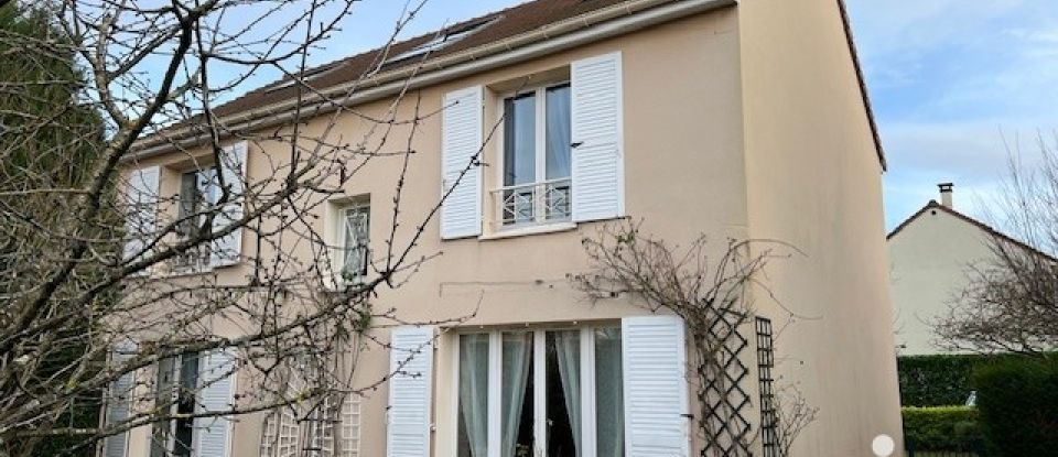 Maison 8 pièces de 141 m² à Verneuil-sur-Seine (78480)